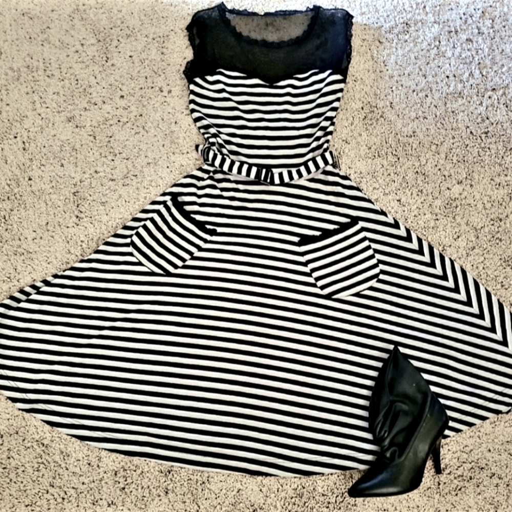 👻🐛 Effie's Heart Beetlejuice Halloween Striped Swing Cotton Dress XS S 🐛👻